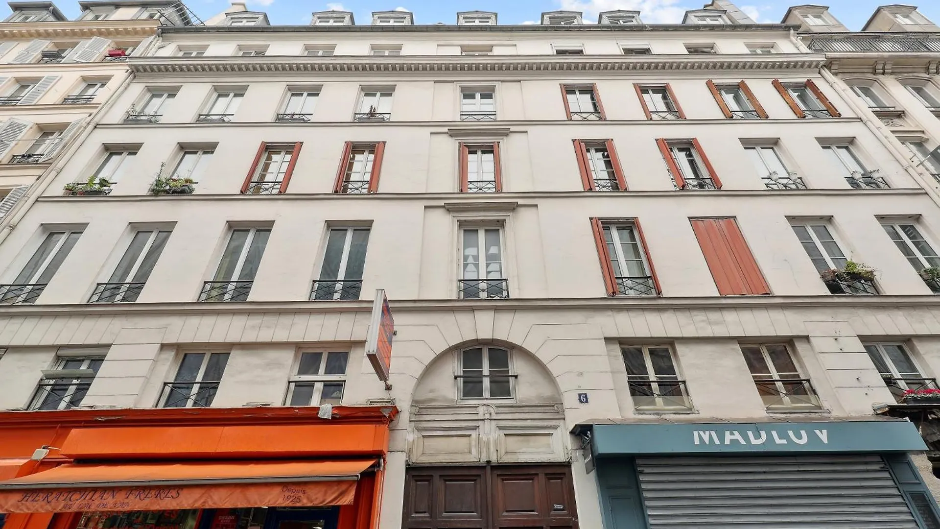 Bel Appartement Pres De Notre Dame De Lorette By Weekome Paris 0*,  France